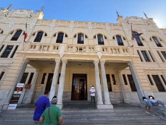 https://www.tp24.it/immagini_articoli/27-09-2026/il-liberty-dietro-lo-sportello-le-vie-dei-tesori-aprono-il-palazzo-delle-poste-di-trapani-250.jpg