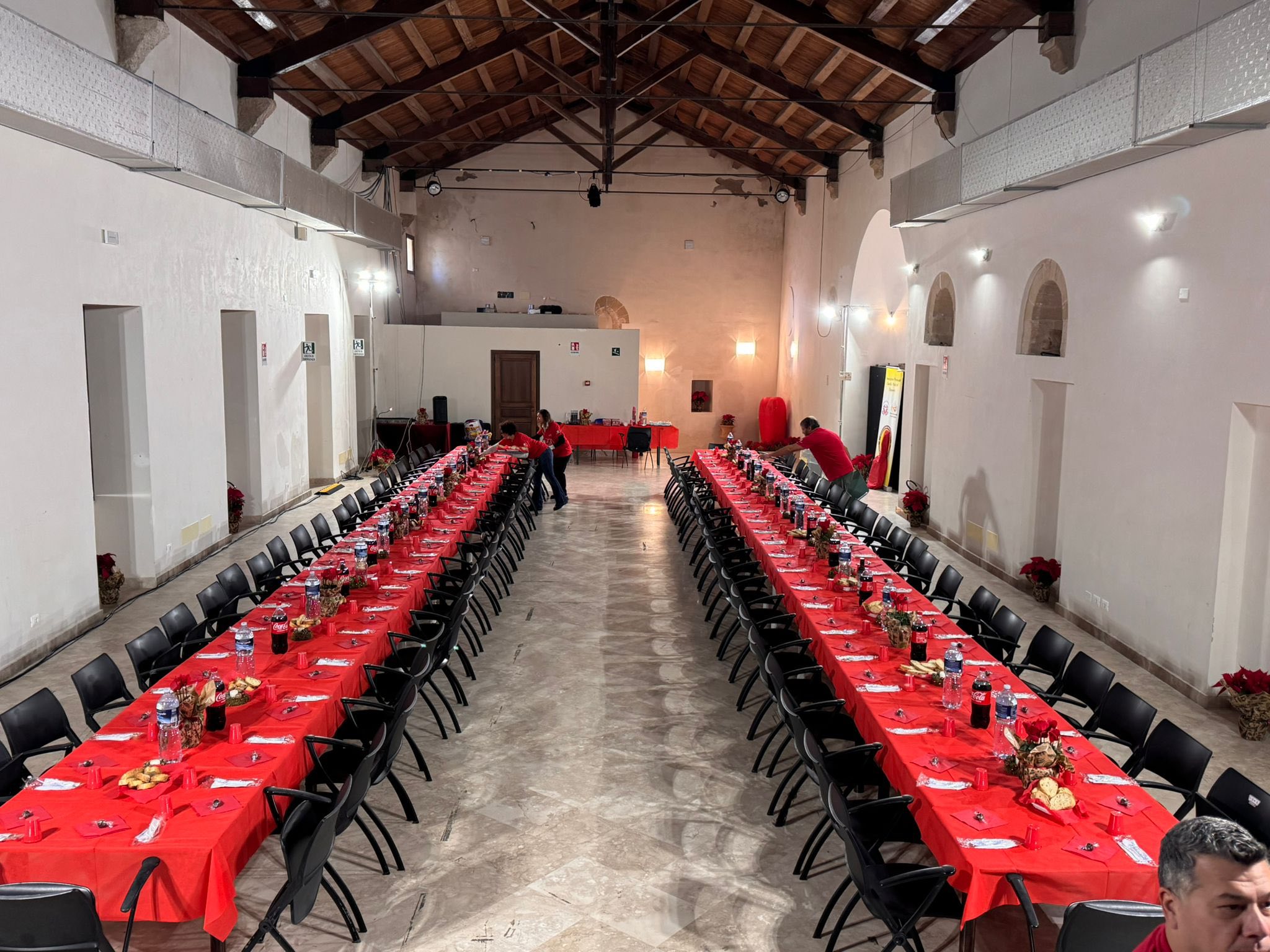 https://www.tp24.it/immagini_articoli/27-12-2025/1766815150-0-trapani-un-pranzo-di-natale-per-chi-e-solo-il-comune-apre-le-porte-di-san-domenico.jpg