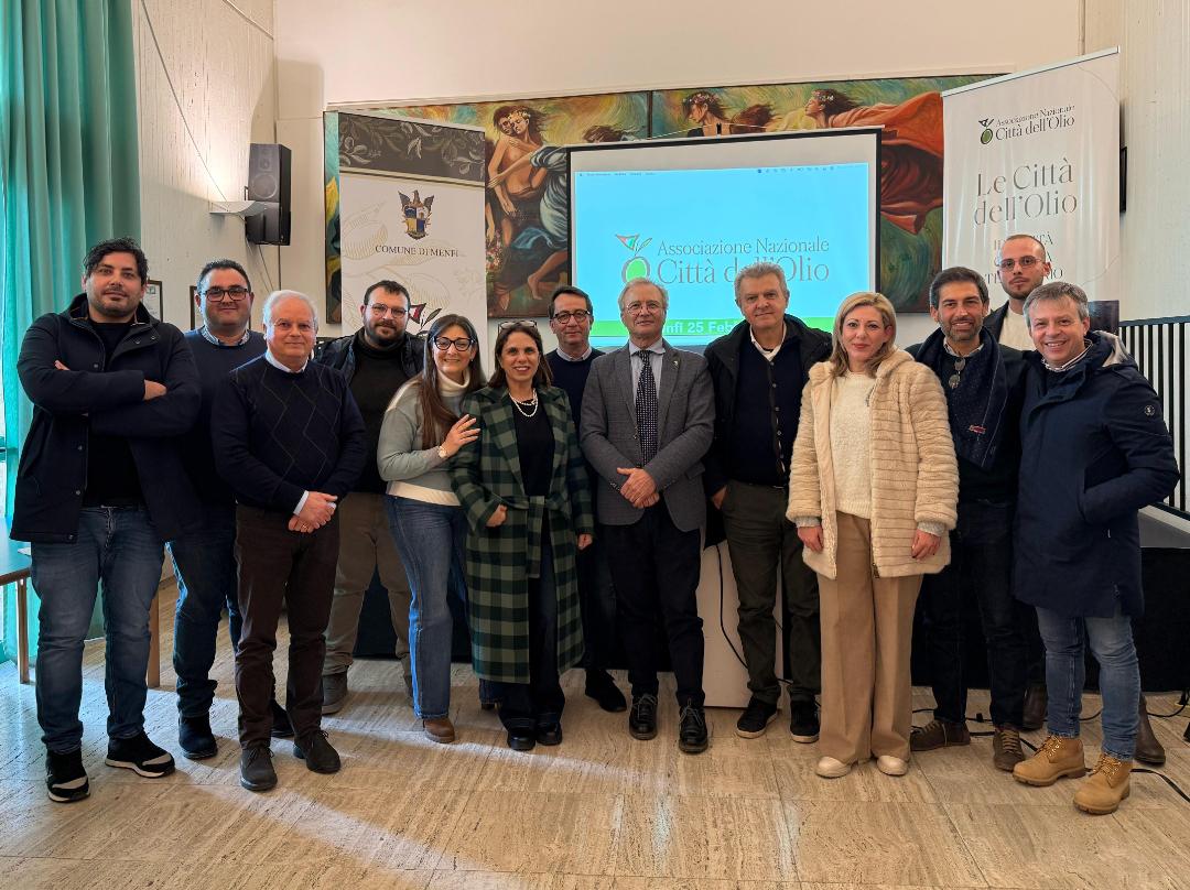 https://www.tp24.it/immagini_articoli/28-02-2025/1740757995-0-le-citta-dell-olio-di-sicilia-hanno-un-nuovo-coordinamento-regionale.jpg