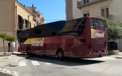 https://www.tp24.it/immagini_articoli/28-04-2026/marsala-autobus-da-turismo-blocca-la-via-roma-250.jpg