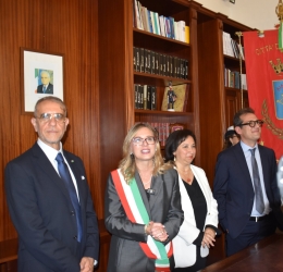 https://www.tp24.it/immagini_articoli/28-05-2026/marsala-inizia-l-era-di-andreana-patti-le-prime-sfide-della-nuova-sindaca-250.jpg