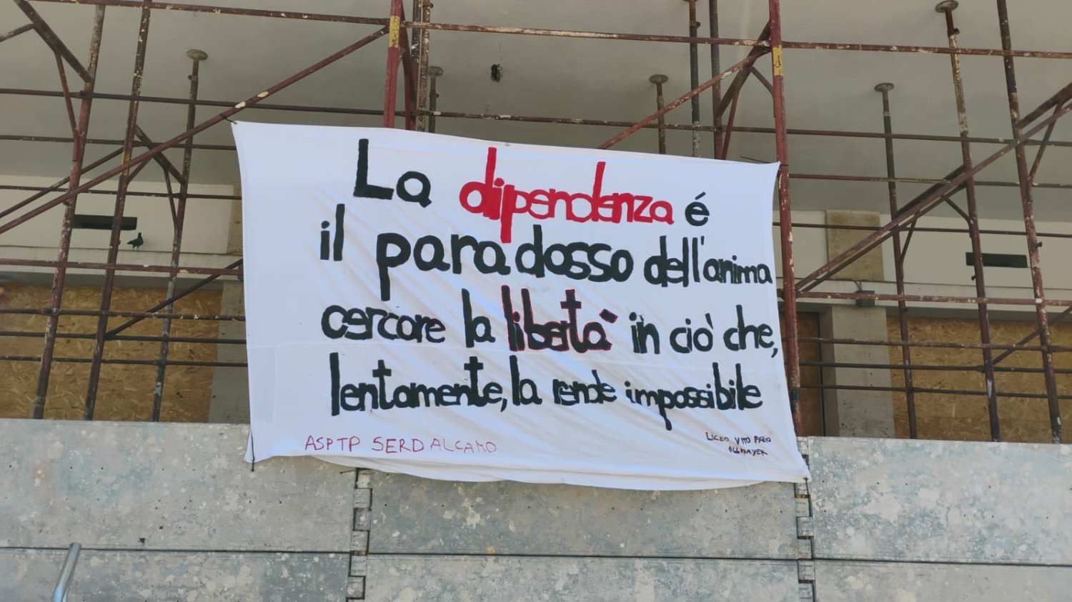 https://www.tp24.it/immagini_articoli/28-06-2026/1782626854-0-alcamo-aderisce-all-iniziativa-uno-striscione-contro-la-droga.jpg