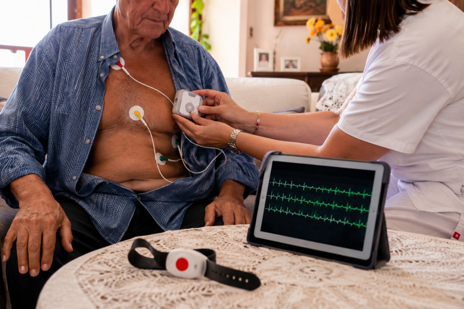 https://www.tp24.it/immagini_articoli/28-07-2026/1785227222-0-trapani-la-sanita-arriva-a-casa-ecco-il-telecardiografo.jpg