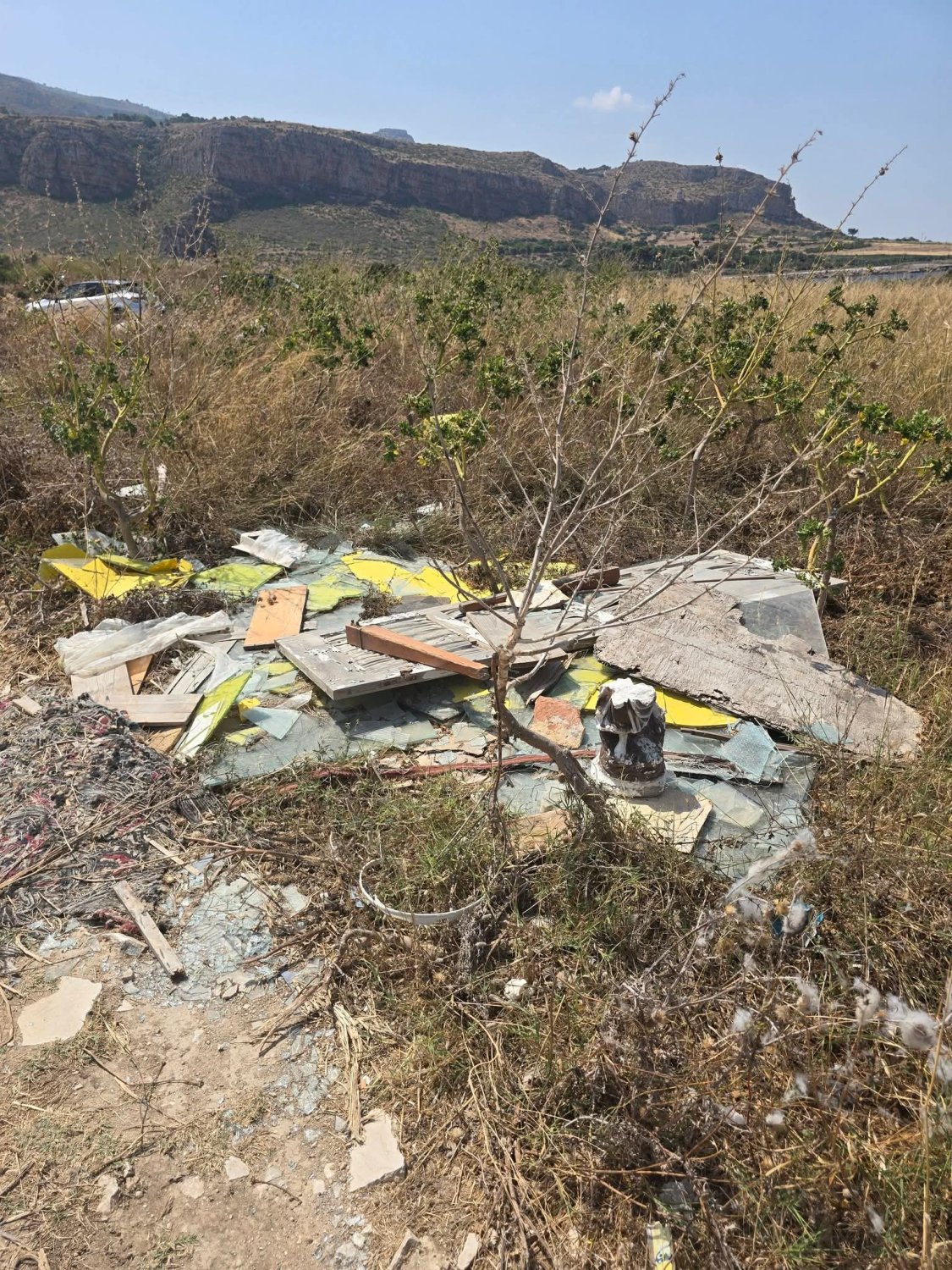 https://www.tp24.it/immagini_articoli/28-07-2026/1785236013-0-pizzolungo-discariche-e-incuria-l-opposizione-territorio-abbandonato.jpg