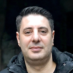 https://www.tp24.it/immagini_articoli/28-07-2026/tragedia-in-sicilia-muore-dopo-aver-salvato-moglie-e-figlio-dal-mare-in-tempesta-250.jpg