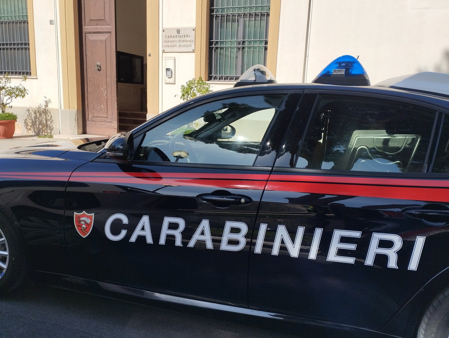 https://www.tp24.it/immagini_articoli/28-08-2026/1787908784-0-alcamo-aggredito-a-bastonate-dopo-una-lite-un-uomo-arrestato-per-tentato-omicidio.jpg
