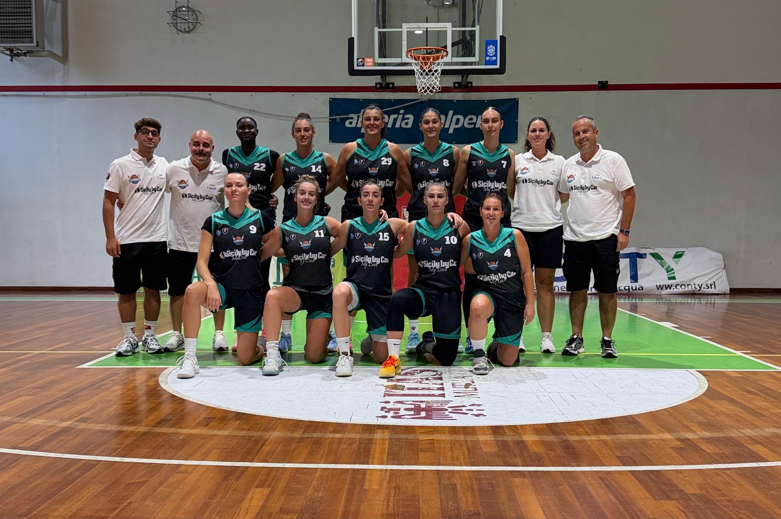 https://www.tp24.it/immagini_articoli/28-09-2025/1759086316-0-al-memorial-mazzali-l-alcamo-basket-woman-sconfitta-di-misura-nel-finale-dal-ragusa.jpg