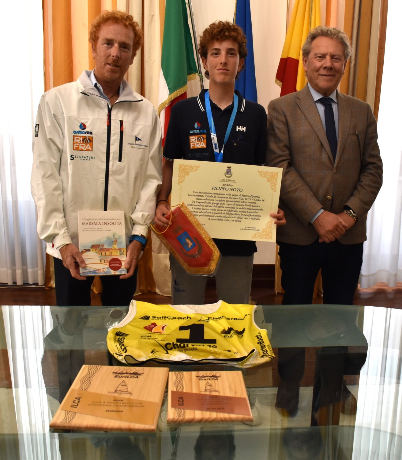 https://www.tp24.it/immagini_articoli/29-04-2026/1777443060-0-marsala-il-campione-europeo-di-vela-filippo-noto-accolto-al-comune.jpg
