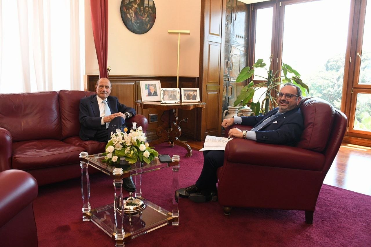 https://www.tp24.it/immagini_articoli/29-05-2026/1780045103-0-regione-schifani-incontra-il-presidente-di-sicindustria-rizzolo-al-fianco-di-chi-produce.jpg