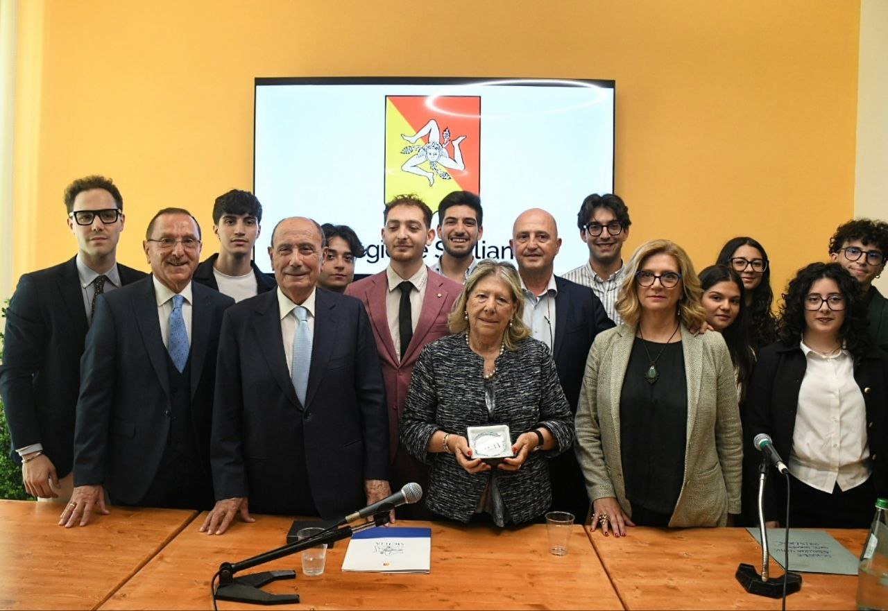 https://www.tp24.it/immagini_articoli/29-05-2026/1780056884-0-prestito-d-onore-agli-studenti-universitari-siciliani-le-domande-al-via-dal-4-giugno.jpg