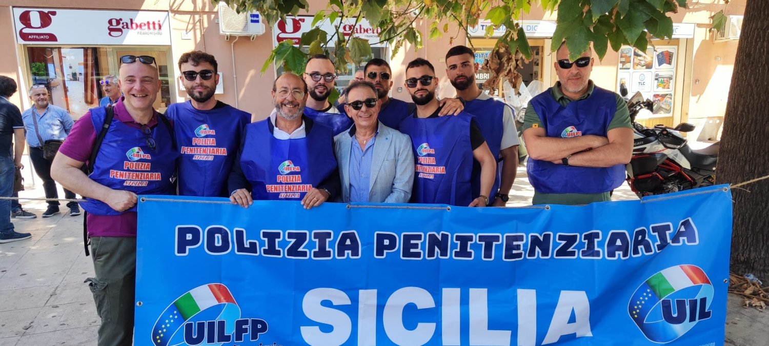 https://www.tp24.it/immagini_articoli/29-05-2026/1780062441-0-sit-in-della-polizia-penitenziaria-a-palermo-tavolo-in-prefettura-sui-detenuti-psichiatrici.jpg