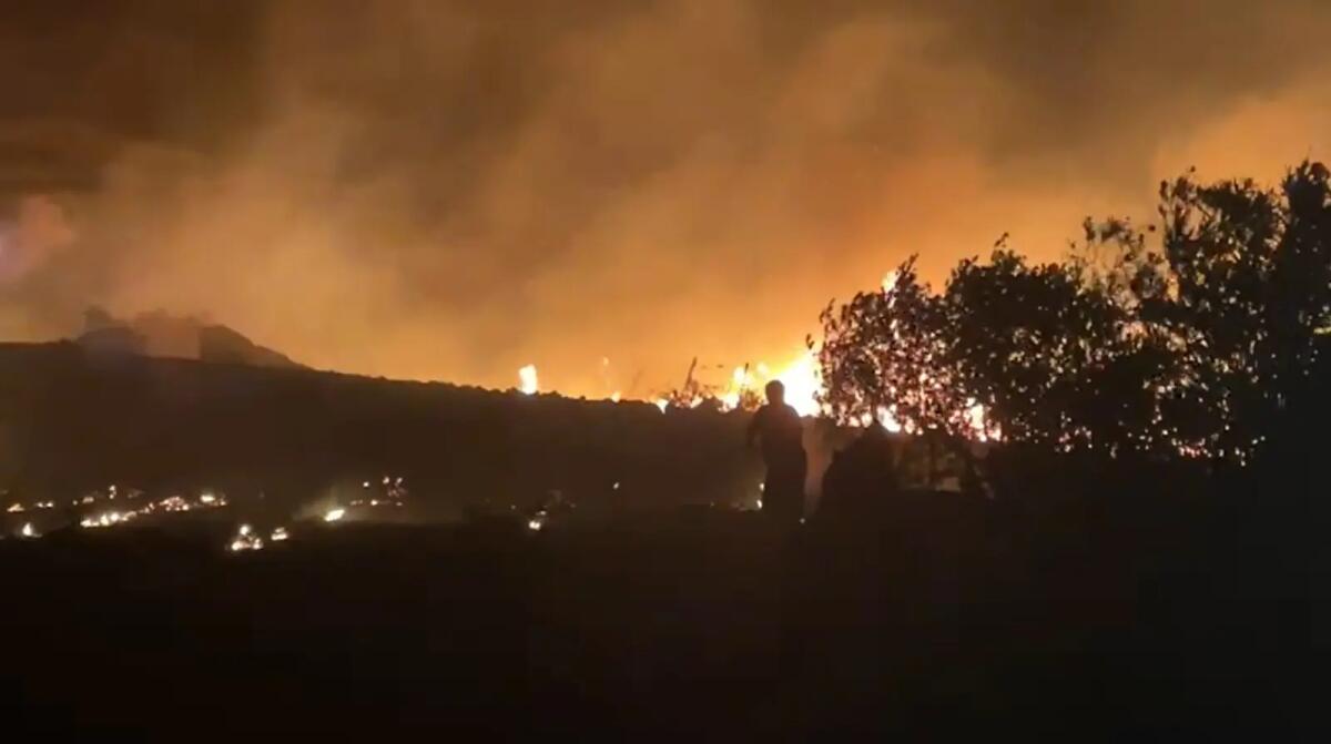 https://www.tp24.it/immagini_articoli/29-08-2025/1756447207-0-decine-di-incendi-in-sicilia-occidentale-paura-a-pantelleria.jpg
