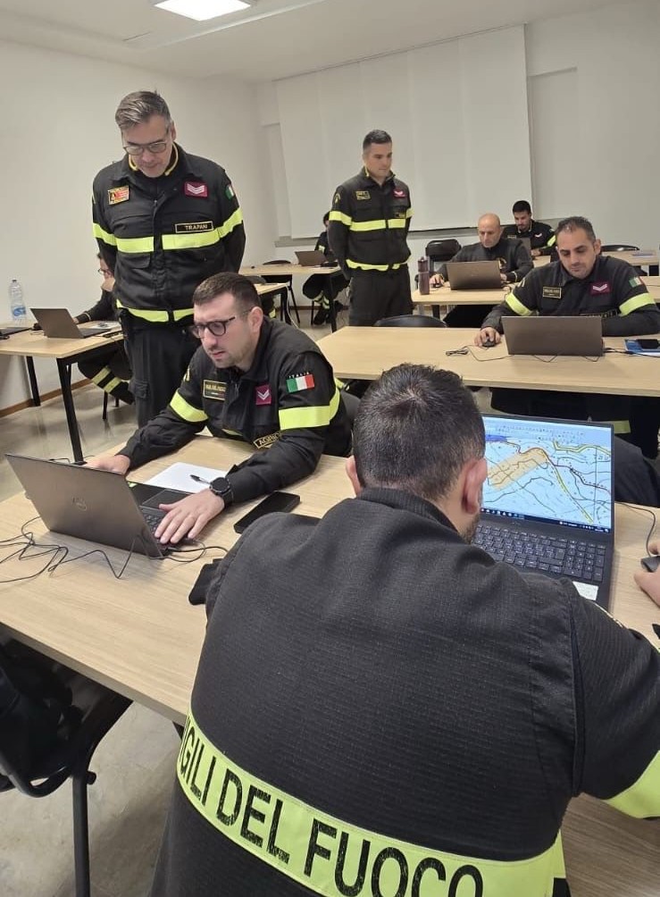 https://www.tp24.it/immagini_articoli/29-11-2025/1764431634-0-vigili-del-fuoco-a-trapani-nuovi-operatori-specializzati-per-le-emergenze.jpg