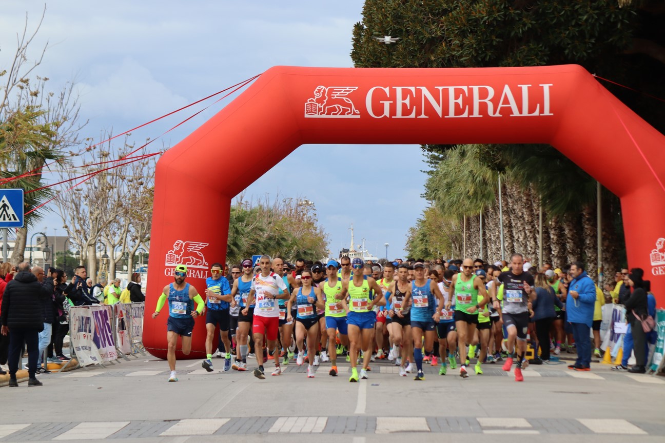 https://www.tp24.it/immagini_articoli/29-11-2025/1764432475-0-oggi-il-gran-finale-della-running-sicily-con-la-mezza-maratona-di-mazara.jpg