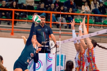 https://www.tp24.it/immagini_articoli/29-12-2025/volley-a2-colpo-esterno-della-sigel-seap-marsala-volley-nel-derby-di-sicilia-250.jpg
