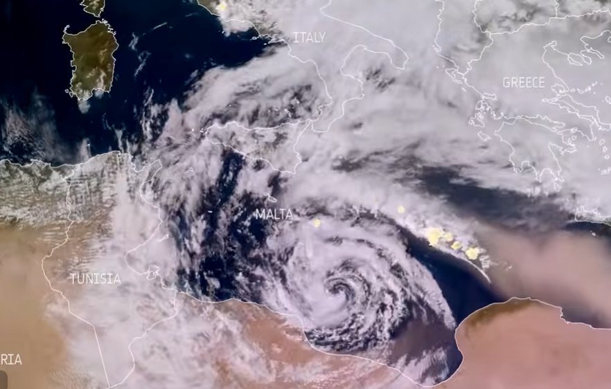 https://www.tp24.it/immagini_articoli/30-03-2026/1774880669-0-ciclone-jolina-su-sicilia-e-calabria-ecco-come-si-vede-dal-satellite.jpg