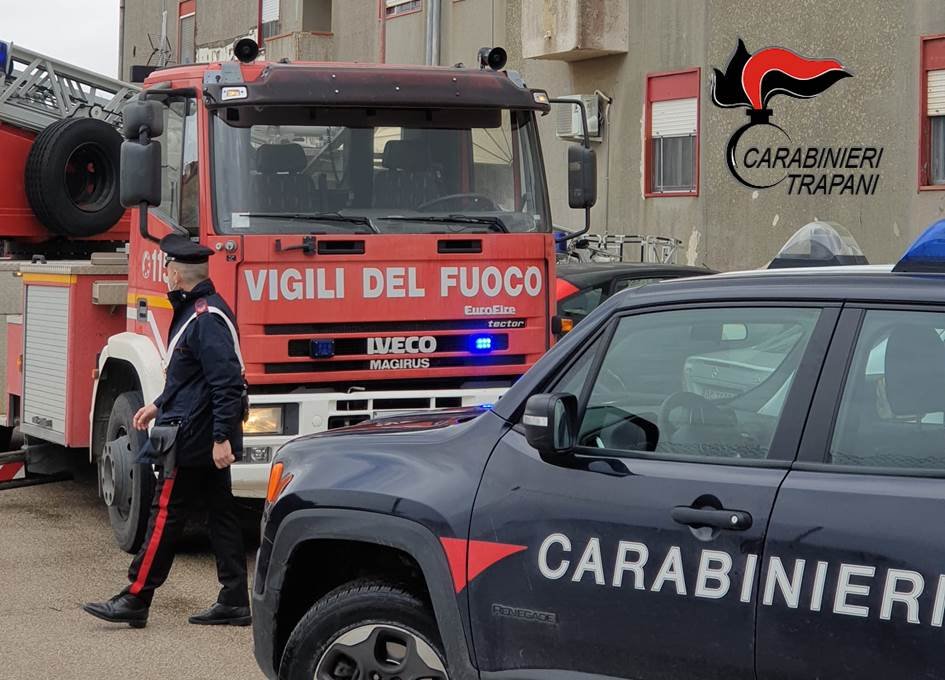 https://www.tp24.it/immagini_articoli/30-04-2026/1777574283-0-san-vito-lo-capo-esplode-bombola-del-gas-salvate-le-persone-da-un-carabiniere-e-un-cittadino.jpg