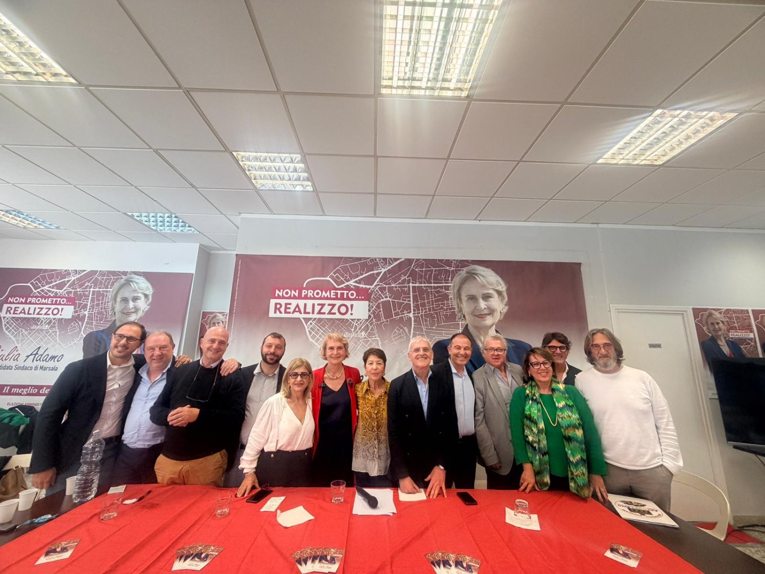 https://www.tp24.it/immagini_articoli/30-04-2026/1777574713-0-marsala-adamo-presenta-squadra-e-alleati-nessun-accordo-al-ballottaggio.jpg