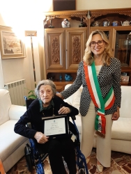 https://www.tp24.it/immagini_articoli/30-05-2026/la-prima-centenaria-della-sindaca-patti-250.jpg