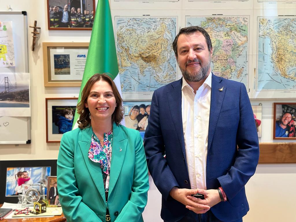 https://www.tp24.it/immagini_articoli/30-06-2025/1751275850-0-porti-della-sicilia-occidentale-salvini-nomina-annalisa-tardino.jpg