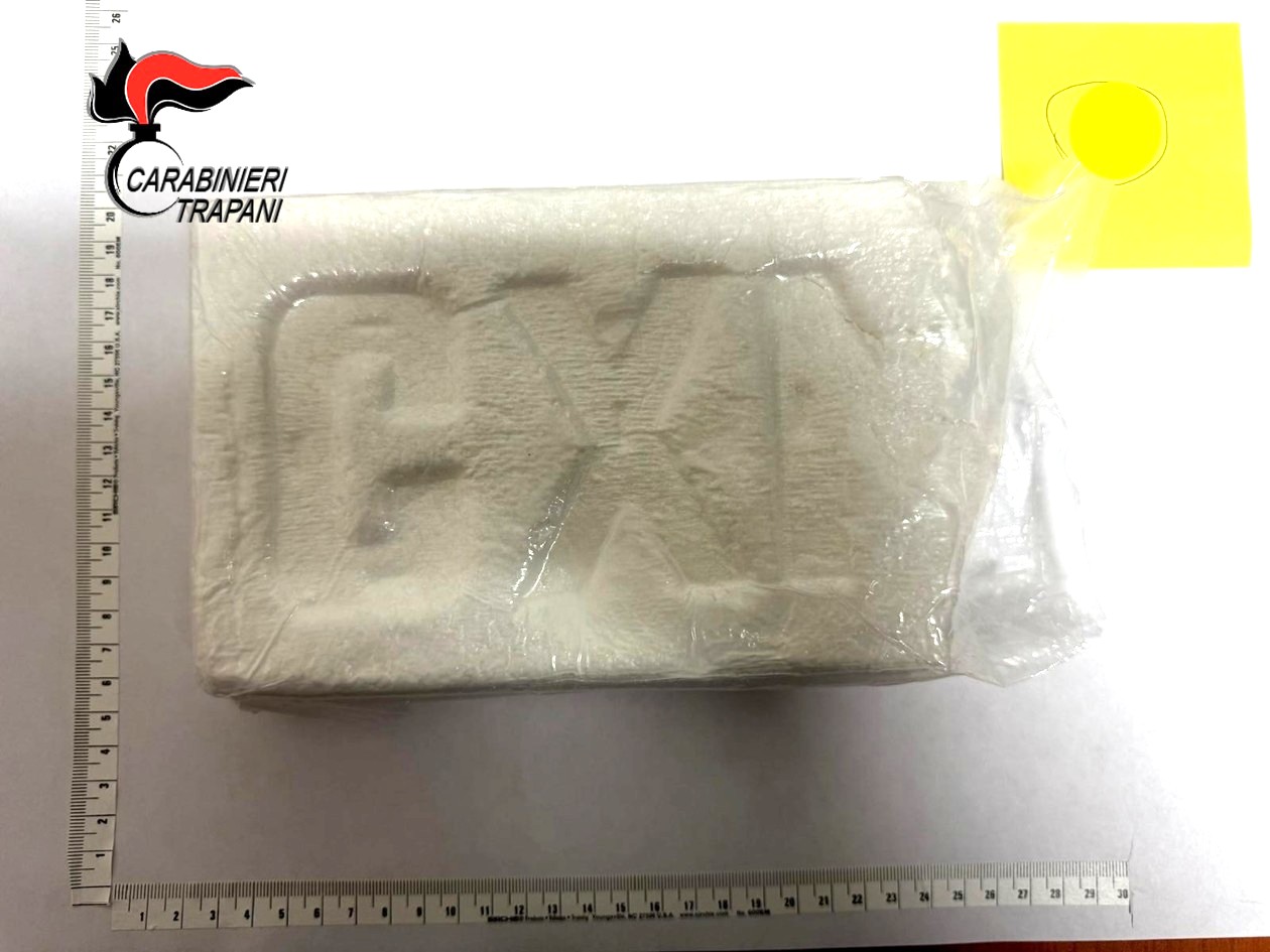 https://www.tp24.it/immagini_articoli/30-07-2025/1753864442-0-smantellata-un-altra-piazza-di-spaccio-a-san-giuliano-5-arresti.jpg