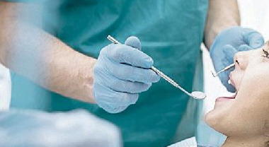 https://www.tp24.it/immagini_articoli/30-08-2025/1756562955-0-dentista-abusivo-scoperto-a-trapani-l-allarme-dell-ordine-dei-medici.jpg