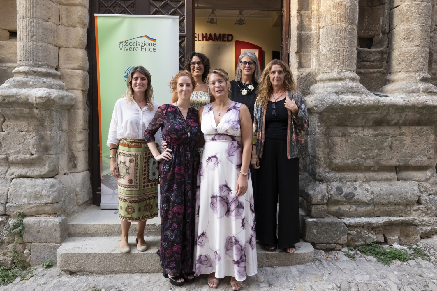 https://www.tp24.it/immagini_articoli/30-08-2026/1788077045-0-giada-messina-cuti-e-linda-scaffidi-vincono-l-viii-edizione-del-premio-letterario-citta-di-erice.jpg