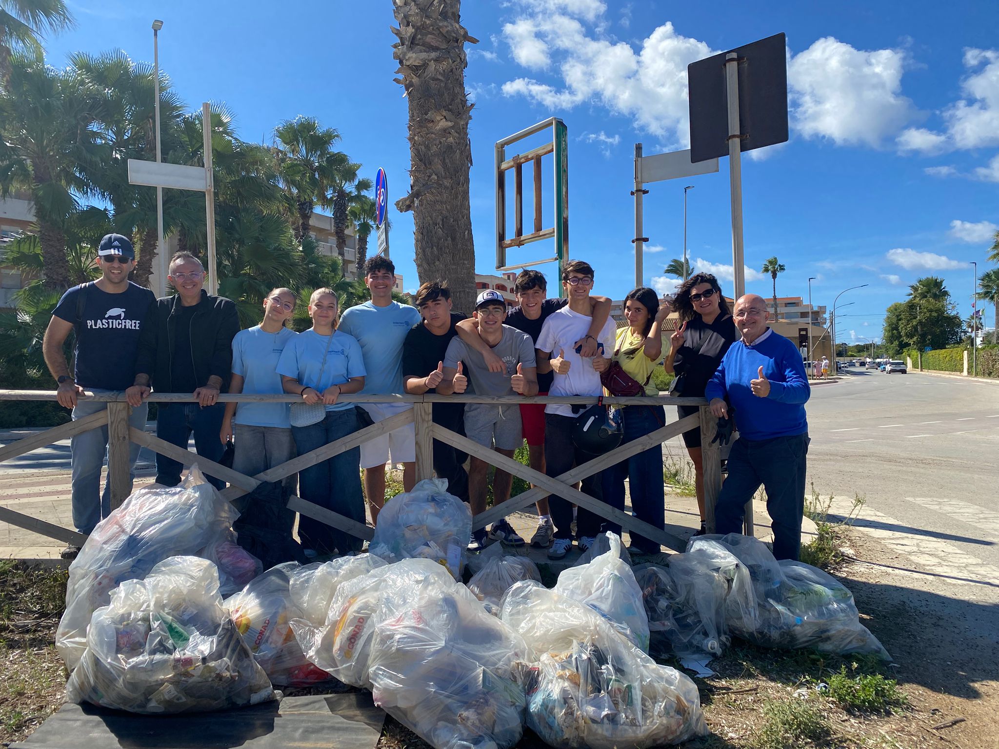 https://www.tp24.it/immagini_articoli/30-09-2025/1759253386-0-giornata-plastic-free-del-rotary-club-marsala-pulito-il-litorale-di-salinella.jpg