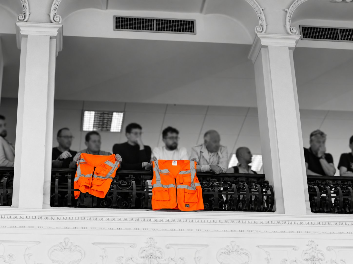 https://www.tp24.it/immagini_articoli/30-09-2026/1790785309-0-trapani-l-acqua-dei-consiglieri-e-la-paura-dei-lavoratori.jpg