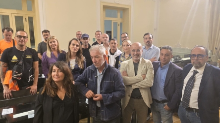 https://www.tp24.it/immagini_articoli/30-09-2026/trapani-dopo-il-consiglio-comunale-sindaco-e-maggioranza-occupano-palazzo-cavarretta-250.jpg