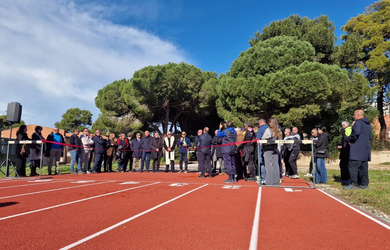 https://www.tp24.it/immagini_articoli/30-11-2025/1764492296-0-inaugurata-a-mazara-la-nuova-pista-d-atletica.jpg