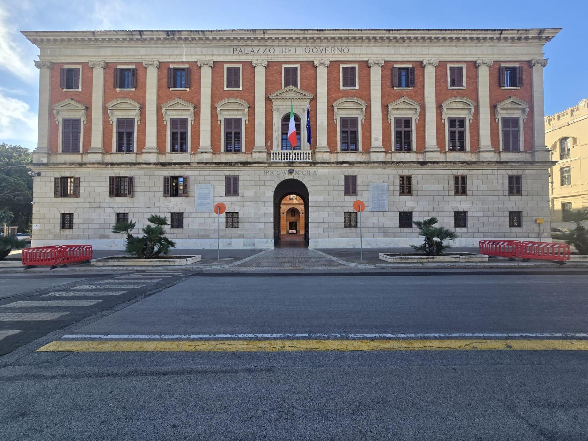 https://www.tp24.it/immagini_articoli/30-11-2025/1764492635-0-trapani-il-libero-consorzio-completa-la-sostituzione-degli-infissi-a-palazzo-del-governo.jpg