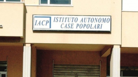 https://www.tp24.it/immagini_articoli/31-01-2026/cda-iacp-i-5-stelle-tutti-vicini-a-fdi-un-caso-250.jpg
