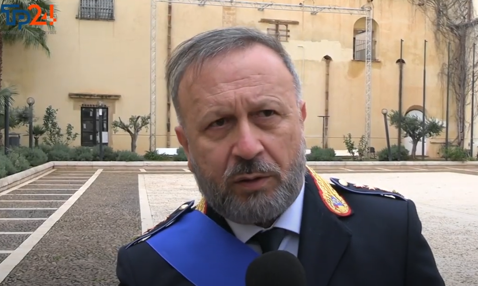 https://www.tp24.it/immagini_articoli/31-03-2025/1743445279-0-marsala-il-comandante-vincenzo-menfi-va-a-dirigere-un-altro-corpo-di-polizia-municipale.png