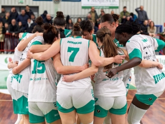 https://www.tp24.it/immagini_articoli/31-03-2026/basket-femminile-la-sicily-by-car-alcamo-batte-cagliari-e-salva-e-guarda-ai-playoff-250.jpg