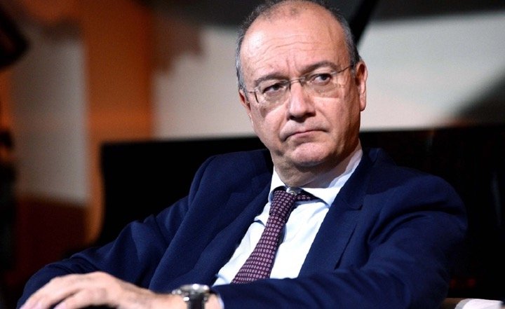 https://www.tp24.it/immagini_articoli/31-05-2026/1780212774-0-il-ministro-valditara-dopo-l-aggressione-a-san-vito-vietare-i-cellulari-ai-minori-di-15-anni.jpg