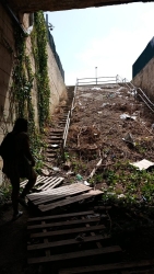 https://www.tp24.it/immagini_articoli/31-08-2026/degrado-nell-area-di-sosta-costa-gaia-sull-a29-rifiuti-abbandonati-nel-sottopassaggio-250.jpg