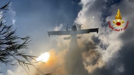 https://www.tp24.it/immagini_articoli/31-08-2026/nel-fine-settimana-ci-sono-stati-quasi-200-incendi-in-sicilia-250.jpg