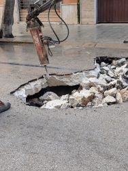 https://www.tp24.it/immagini_articoli/31-12-2025/marsala-altro-che-tombino-in-via-sibilla-e-franata-una-parte-della-strada-250.jpg