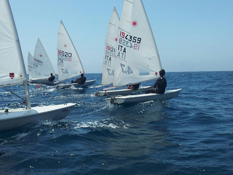 https://www.tp24.it/immagini_eventi/1402651853-vela-a-favignana-la-quinta-tappa-del-campionato-zonale-laser.jpg
