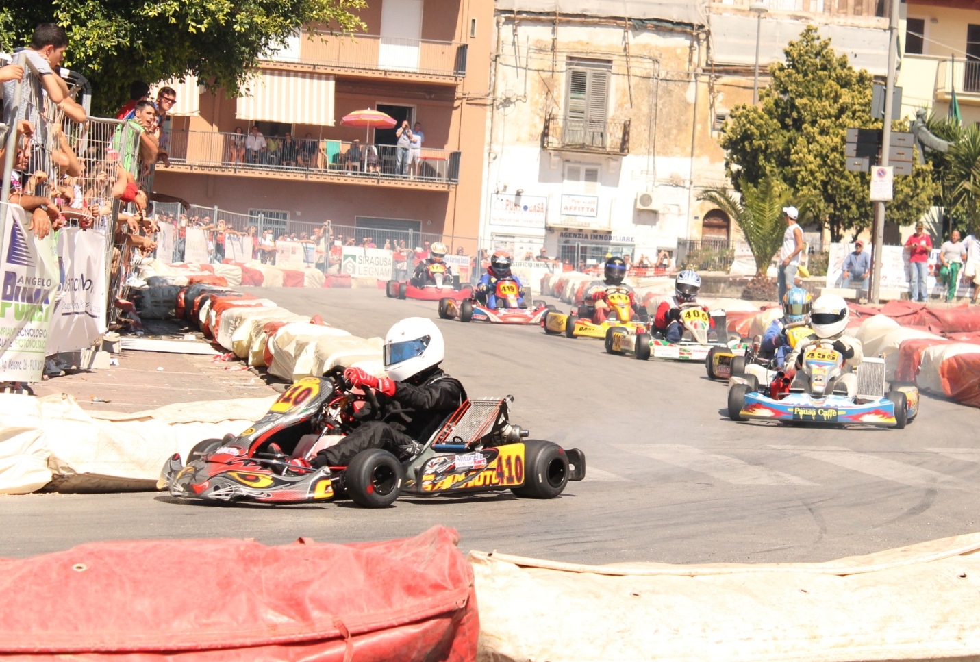 https://www.tp24.it/immagini_eventi/1406112639-1-ad-alcamo-il-gp-di-kart.jpg