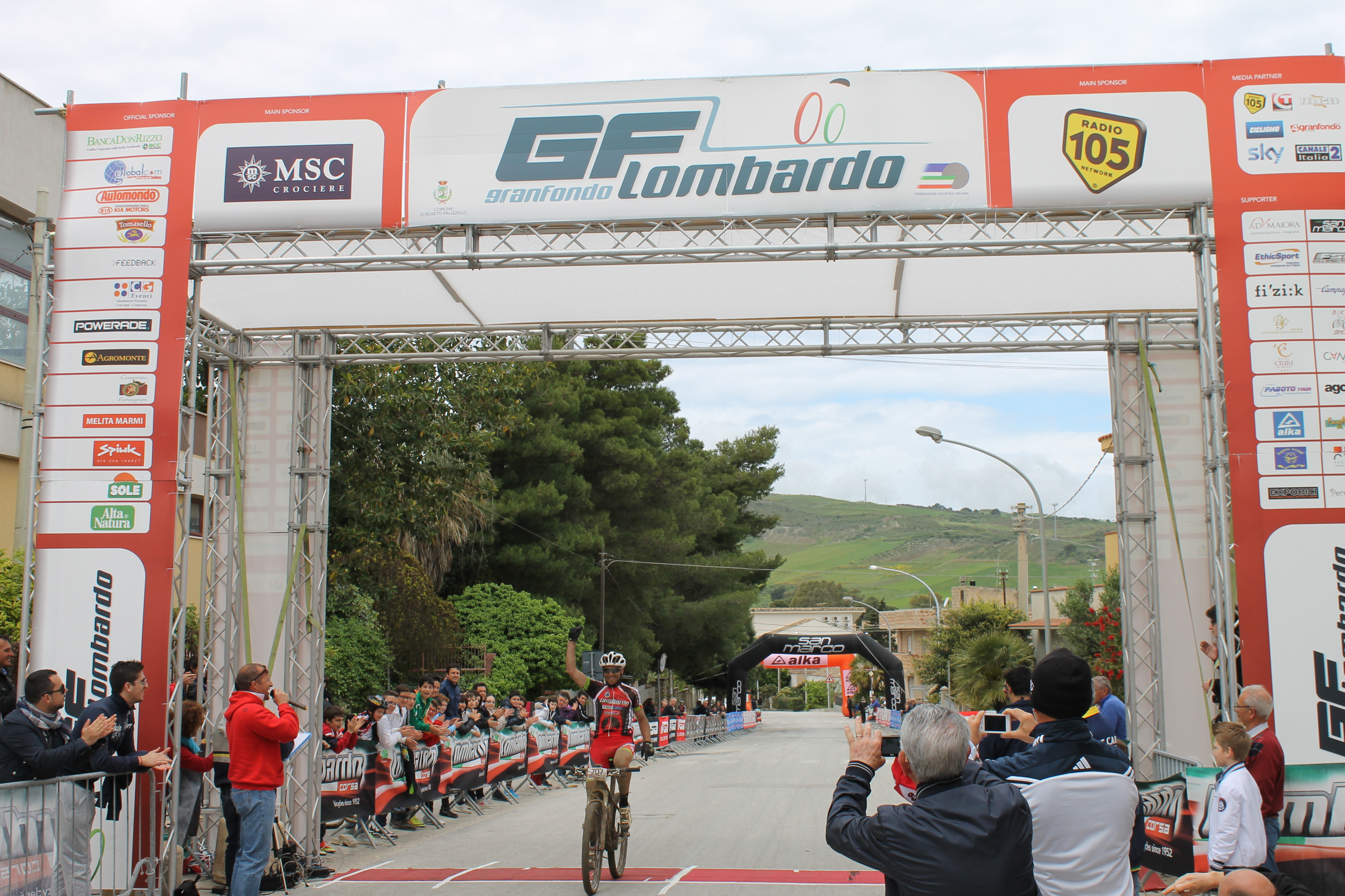 https://www.tp24.it/immagini_eventi/1433493986-torna-a-buseto-la-granfondo-lombardo.jpg