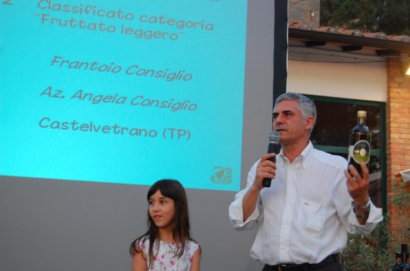 https://www.tp24.it/immagini_eventi/1450091007-le-nuove-frontiere-dell-olivicoltura-convegno-a-castelvetrano.jpg