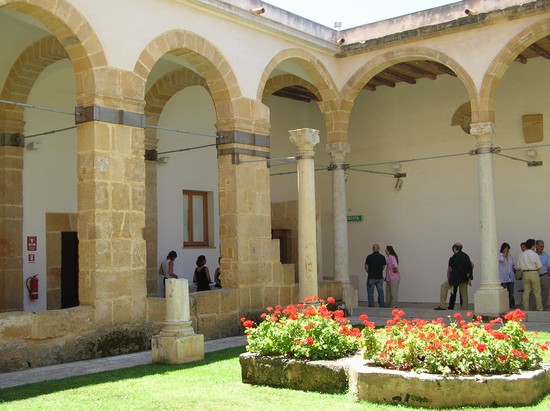 https://www.tp24.it/immagini_eventi/1464096015-1-arte-marsalese-in-mostra-al-convento-del-carmine.jpg