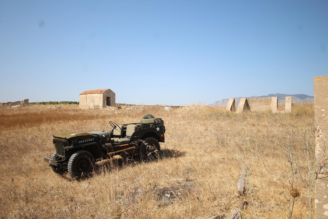 https://www.tp24.it/immagini_eventi/1658413625-jeep-willys-e-mezzi-d-epoca-le-celebrazioni-per-il-79-anniversario-dell-arrivo-delle-truppe-americane.jpg