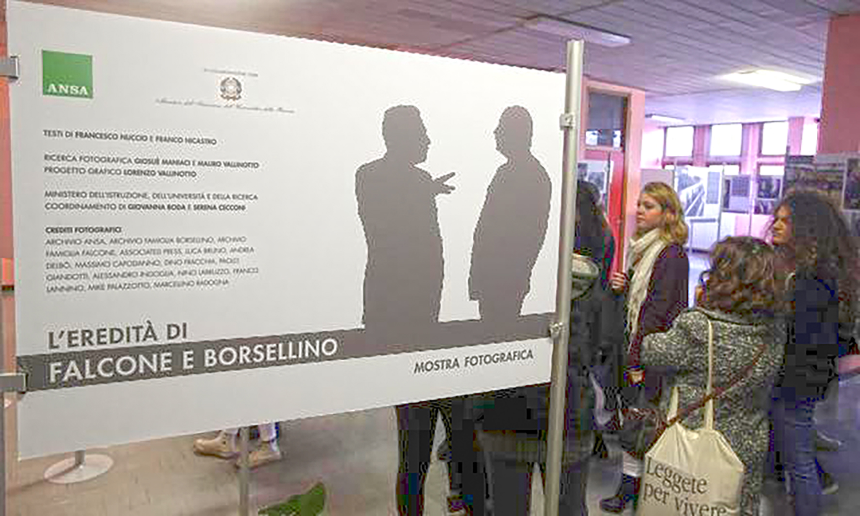 https://www.tp24.it/immagini_eventi/1677584529-mostra-l-eredita-di-falcone-borsellino.jpg