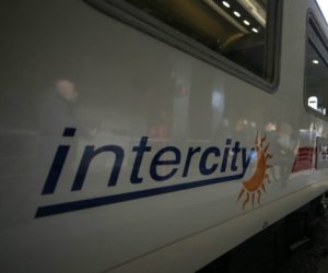 https://www.tp24.it/immagini_articoli/01-08-2021/1627837517-0-il-treno-peggiore-d-italia-e-l-intercity-milano-sicilia.jpg