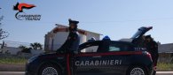 https://www.tp24.it/immagini_articoli/02-02-2023/1675330766-0-misiliscemi-padre-e-due-figli-prendono-a-calci-e-pugni-i-carabinieri.jpg