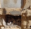 https://www.tp24.it/immagini_articoli/02-11-2022/1667409203-0-i-degrado-e-le-ossa-dei-morti-in-vista-al-cimitero-di-marsala-nbsp.jpg