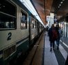 https://www.tp24.it/immagini_articoli/02-12-2018/1543739675-0-rimprovera-ragazzi-distesi-treno-massacrato-pugni.jpg